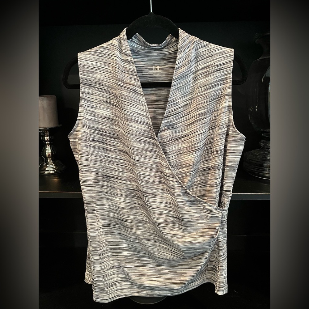TAIL Sleeveless Shirt Ladies Size Medium Front Crossover Flattering Design